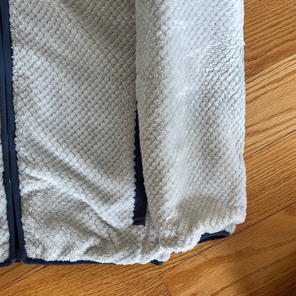 L.L. Bean Kids' reversible Fleece / puffer Hoodie - Picture 3 of 11